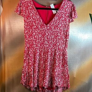 Lost Muse size S. One piece jumper shorts set. Short shorts w/frill around hem X